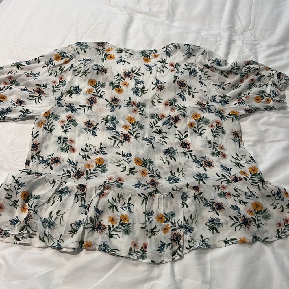 Sale 🎆Lucky Brand botton up babydoll style Blouse size Large - Picture 6 of 7